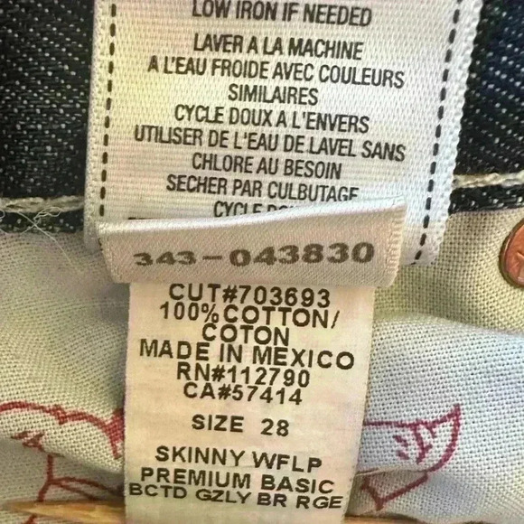 True Religion “Skinny” With Flap Jeans With Distressing And Patches Size 28 EUC! - Picture 11 of 12